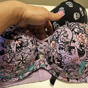 Torrid 4 bra bundle. 4 bras 42C...excellent condition.